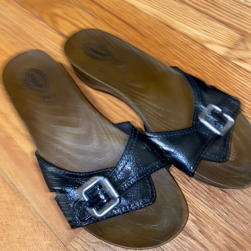 Dr. Scholl's Black and Brown plastic Sandals 8